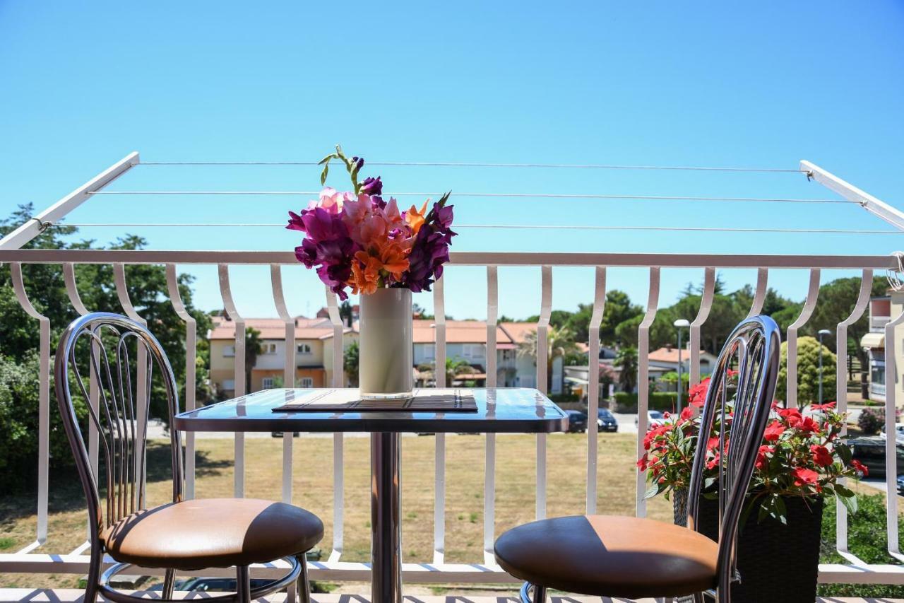 Duska Apartment Umag Exterior foto