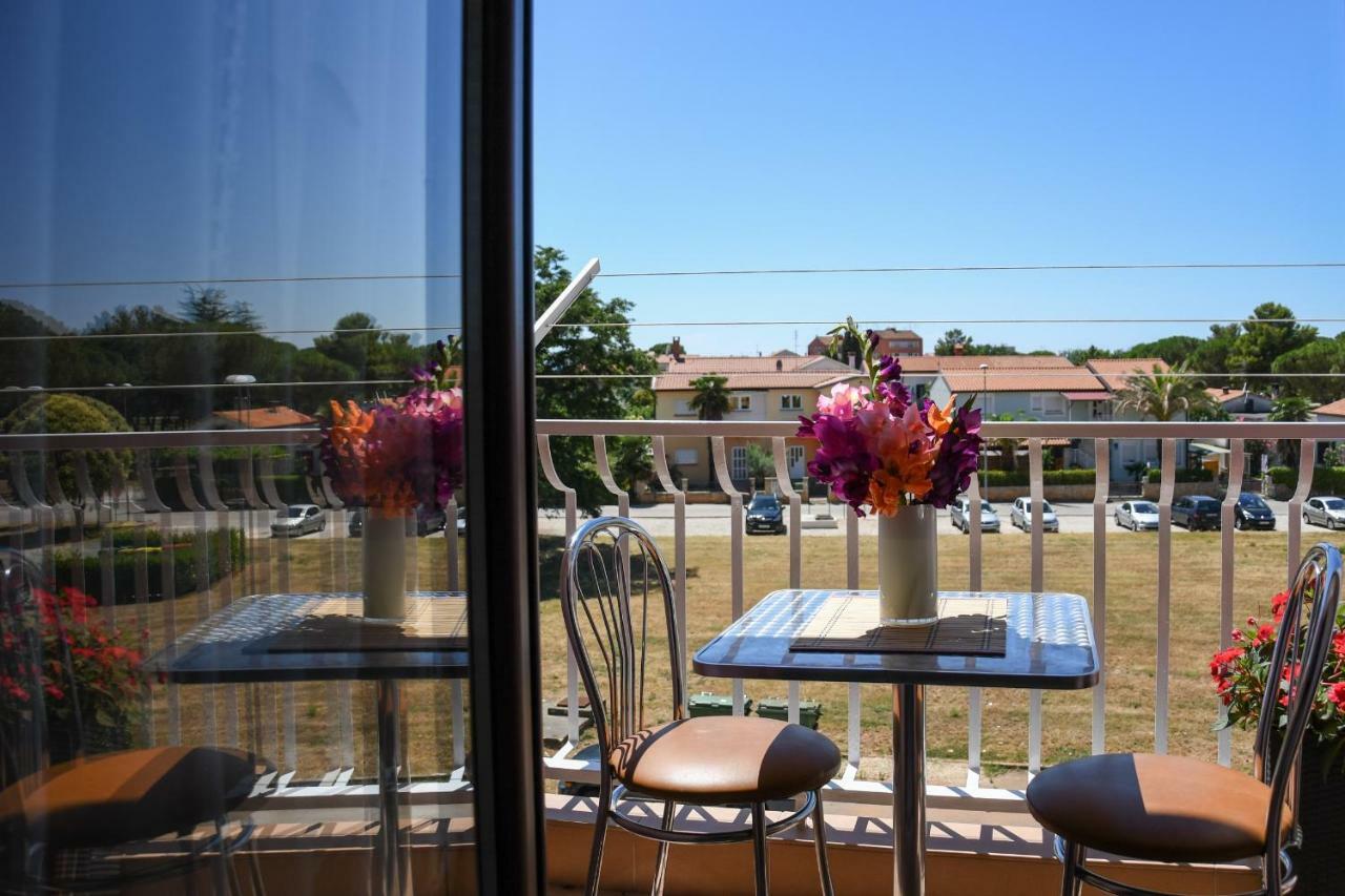 Duska Apartment Umag Exterior foto